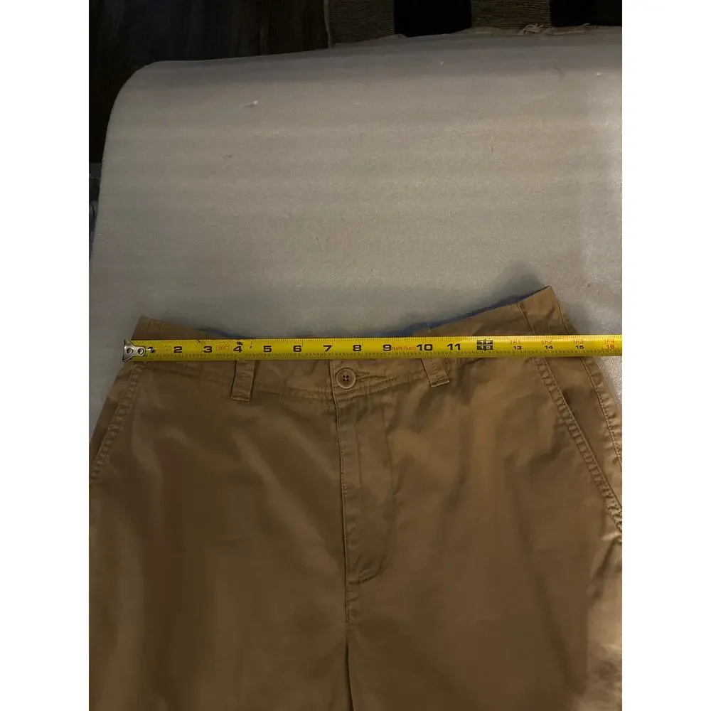 Roundtree & Yorke Casuals Flat Front Bermuda Khaki Shorts 30 Vacation Academia
